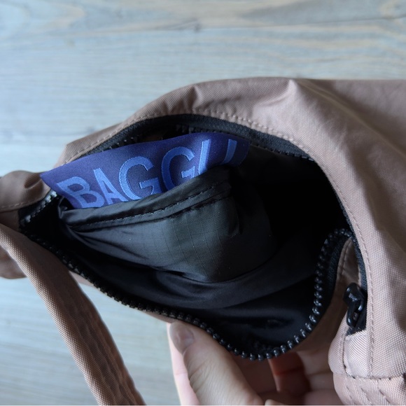 BAGGU Tan mauve and Black Shoulder Bag - Picture 2 of 3